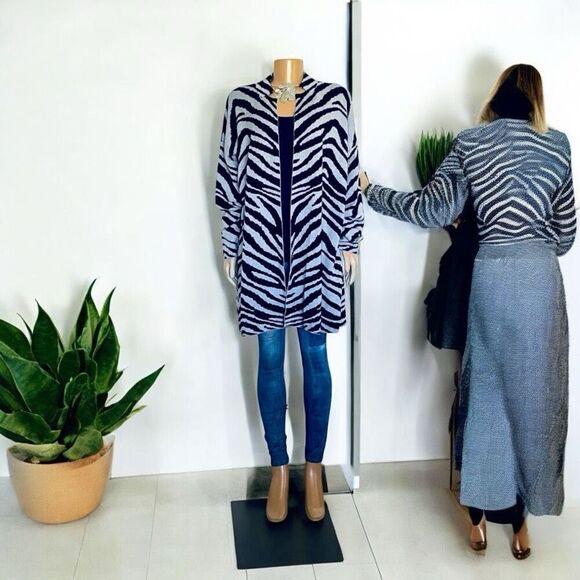 NWT 89th Madison 2X Grey Black Long Soft  Zebra Print Coatigan Cardigan Sweater - Picture 9 of 12